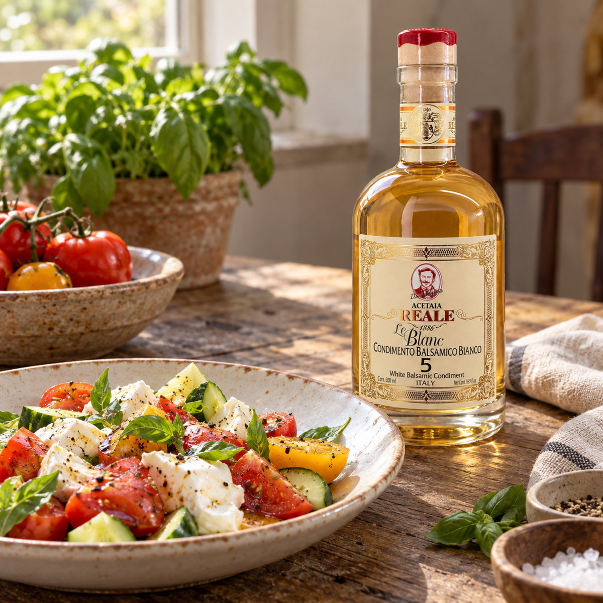 Acetaia Reale Le Blanc 5 Condimento Balsamico Bianco, 500 ml – Anwendung zu mediterranem Salat