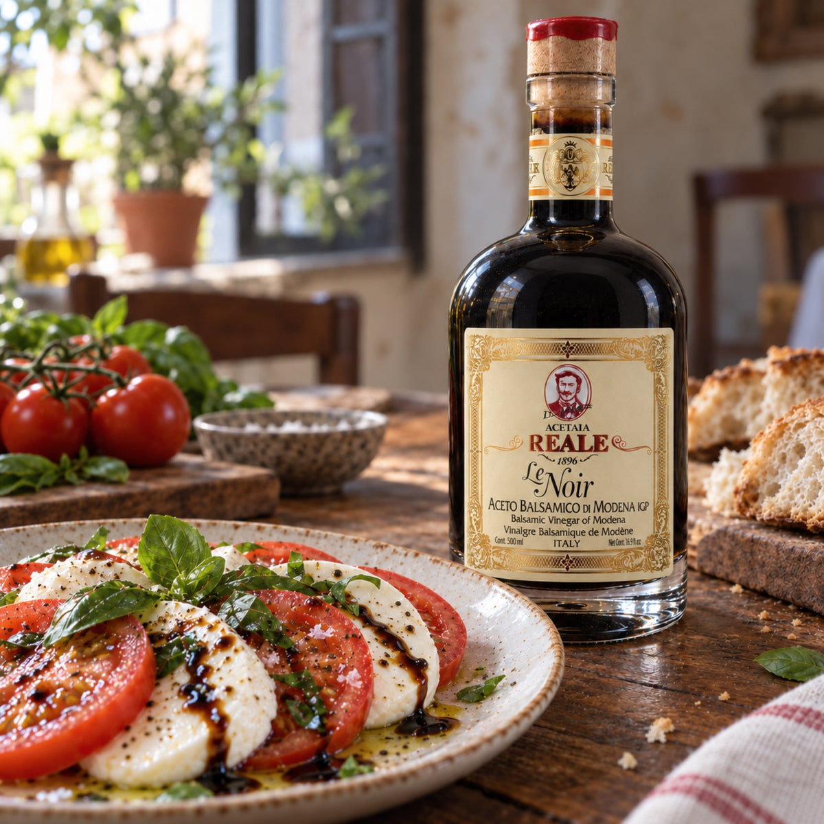 Acetaia Reale Le Noir Aceto Balsamico di Modena IGP, 500 ml – serviert zu Caprese