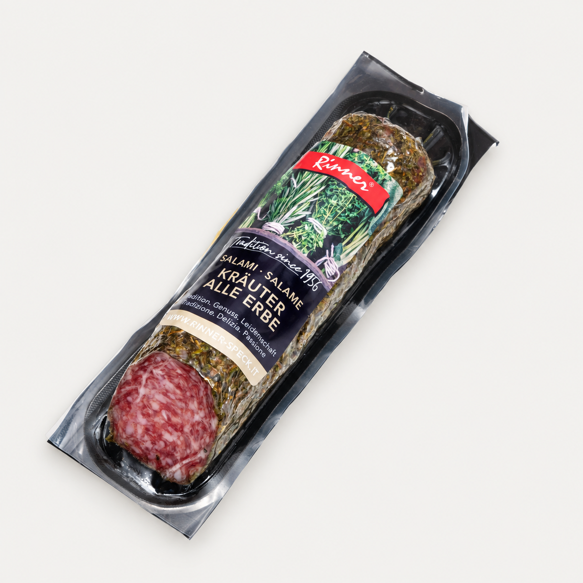 Rinner Kräutersalami 180 g auf hellgrauem Hintergrund