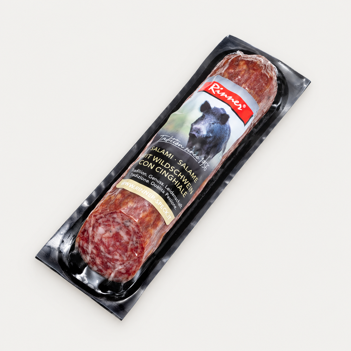 Rinner Wildschweinsalami 180 g auf hellgrauem Hintergrund